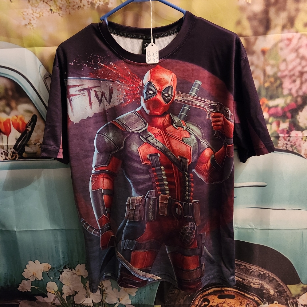 Dead Pool Graphic Design T-Shirt  EUC